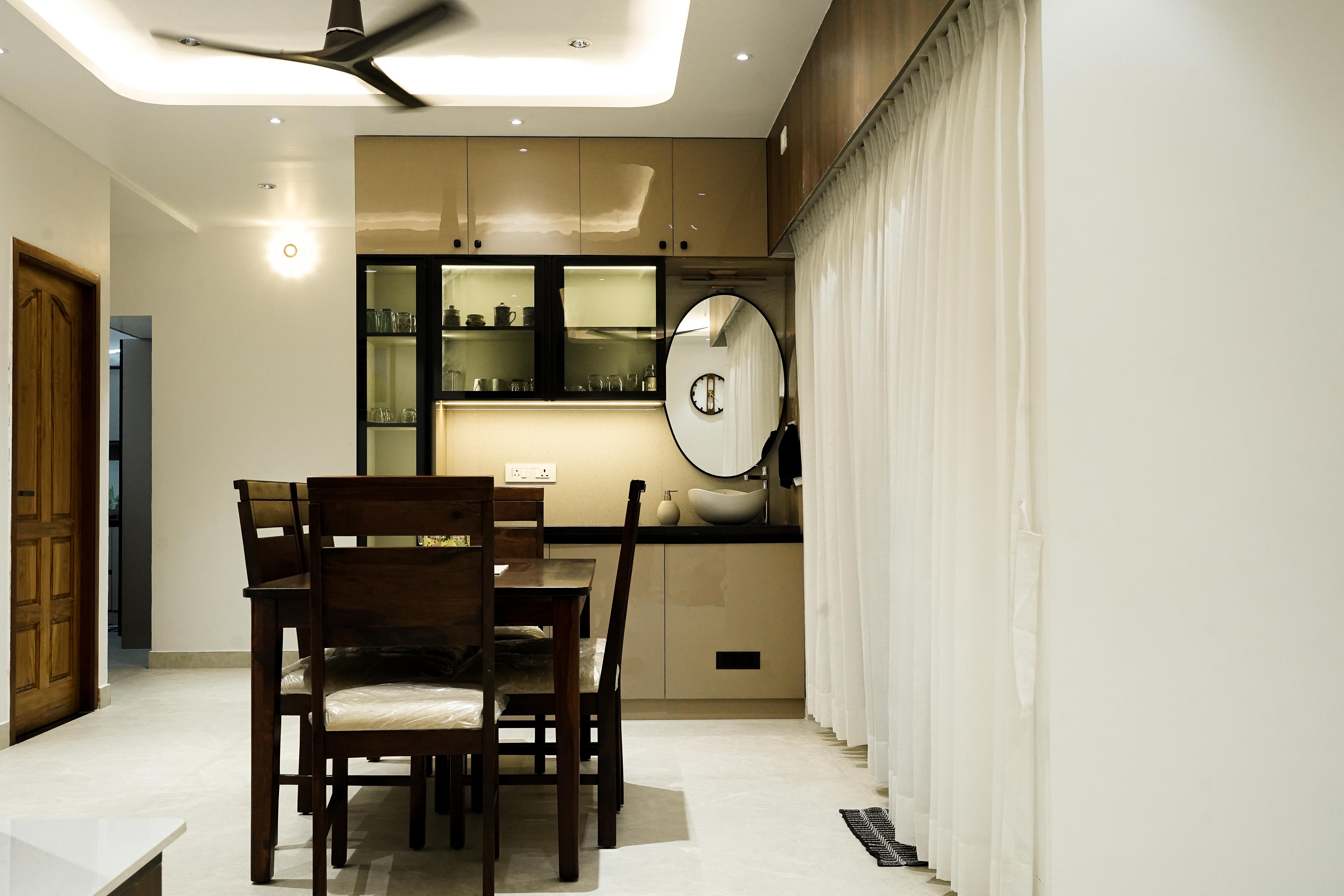 Dining Area with Crockery Unit and Mirror